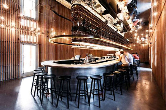 La cantina speciale di forma tormenta Matt Black fissato al muro